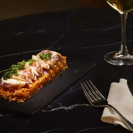 ホテル Nh コレクション セビージャ 4*